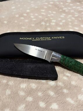 Custom knife by Award Winning “Mike Mooney”. Green Handle Fixed Blade Knife